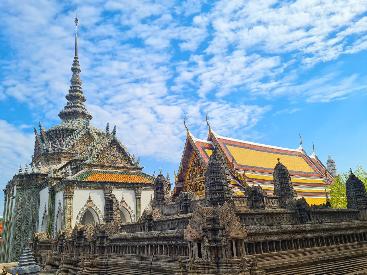 Grand Palace in Bangkok – goldene Verzierungen und thailändische Tempelkunst